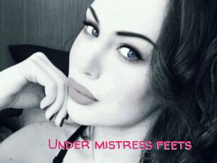 Under_mistress_feets